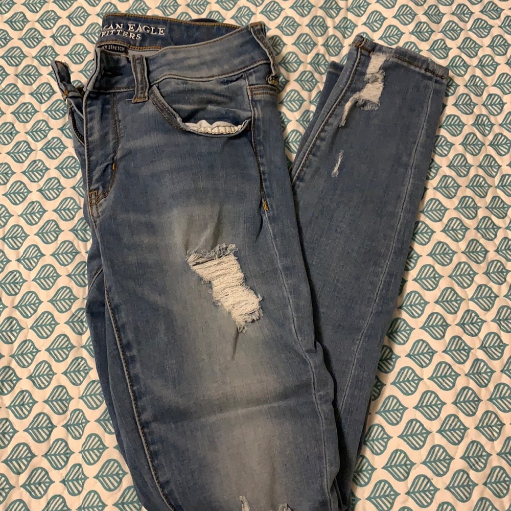 Medium wash american eagle skinny jeans- sz 4